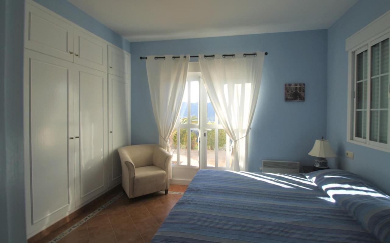 Villa Rosada - Luxurious 3-Bedroom Villa With Garden And Pool Cantoria Exterior photo