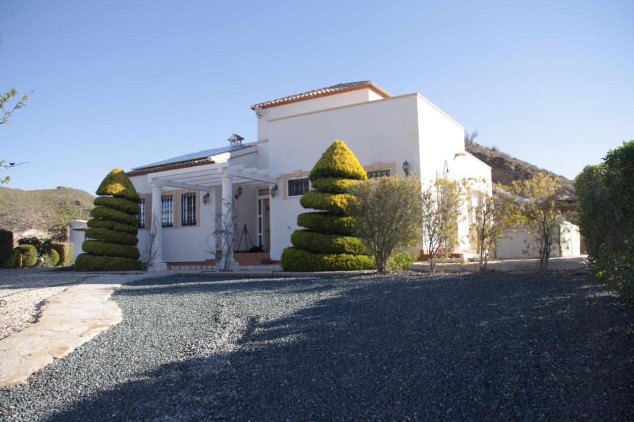 Villa Rosada - Luxurious 3-Bedroom Villa With Garden And Pool Cantoria Exterior photo